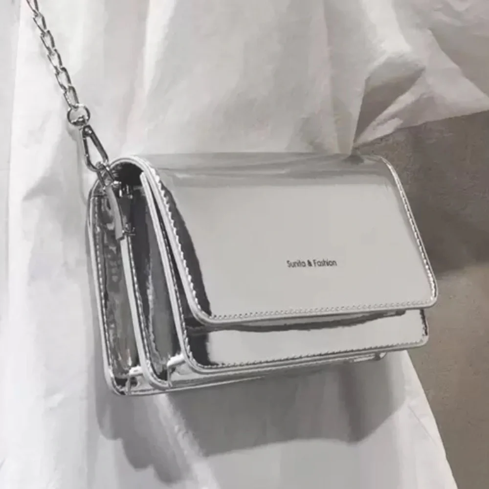 Silver Button Close Chain Strap Women's Crossbody/Shoulder Purse Bag NWOT - Picture 1 of 4